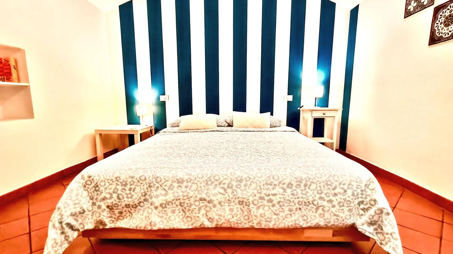 Pretty Apartment In Via Umberto I, In The Historic & Baroque Center Of The City contacts